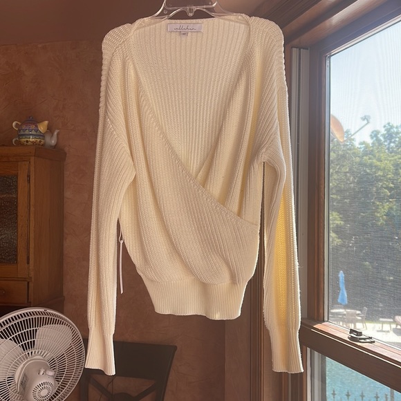 Beautiful white surplice wrap sweater NWT Size XS - Picture 7 of 8
